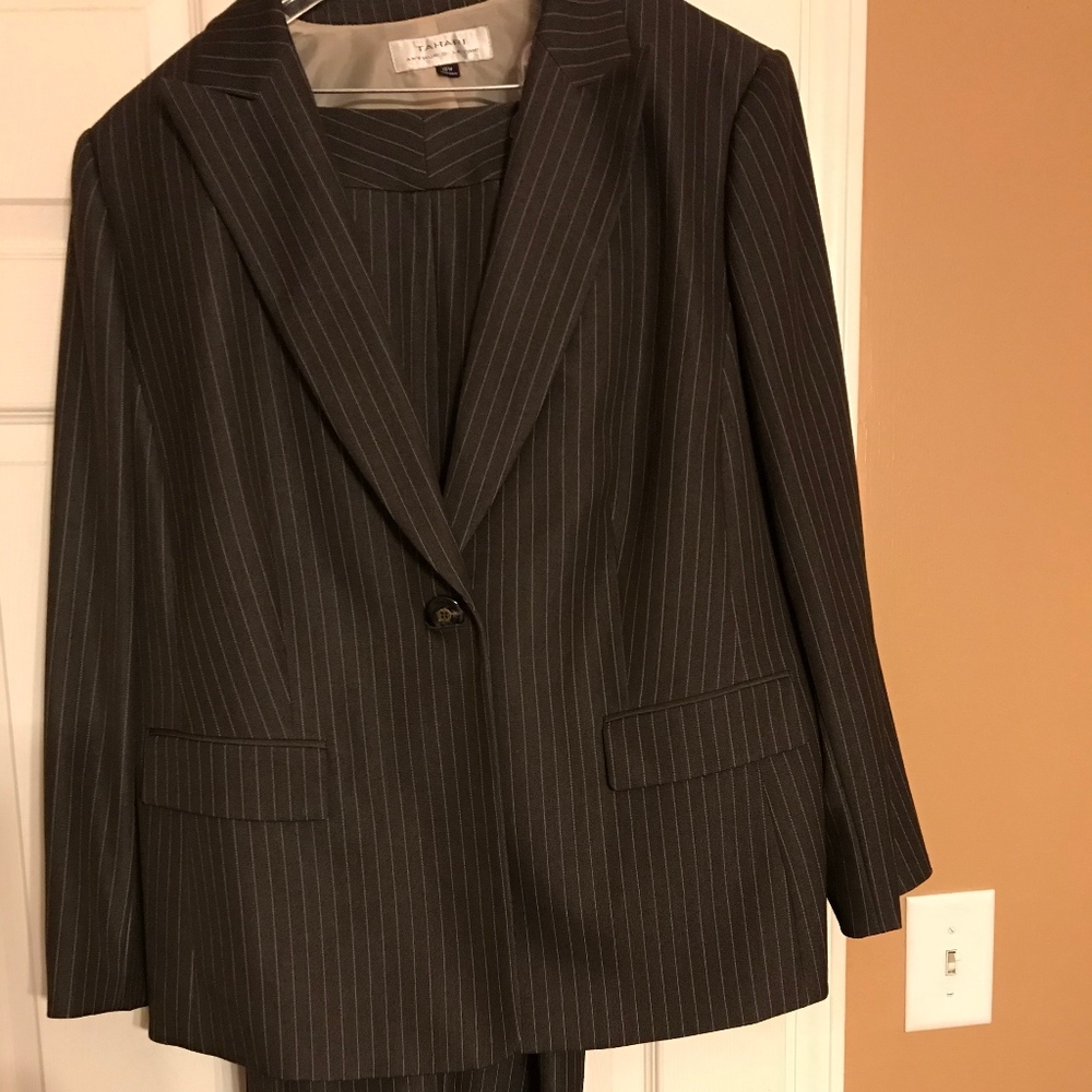 Women’s suit
